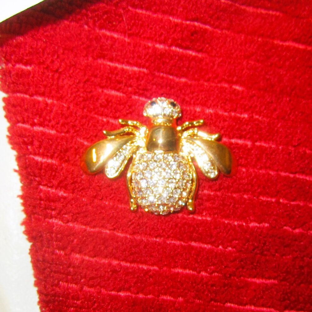BEAUTIFUL BEE BROOCH, GOLDTONE WITH CLEAR RHINESTONES, VINTAGE